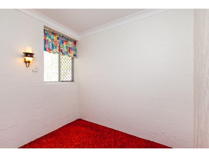 4 Bates Avenue, Park Avenue QLD 4701