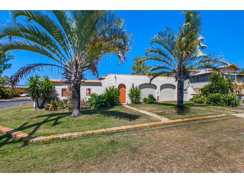 4 Bates Avenue, Park Avenue QLD 4701