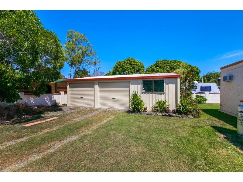 4 Bates Avenue, Park Avenue QLD 4701