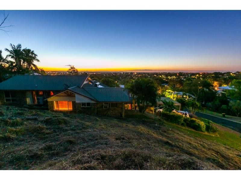 6 Bray Gray Place, Frenchville QLD 4701