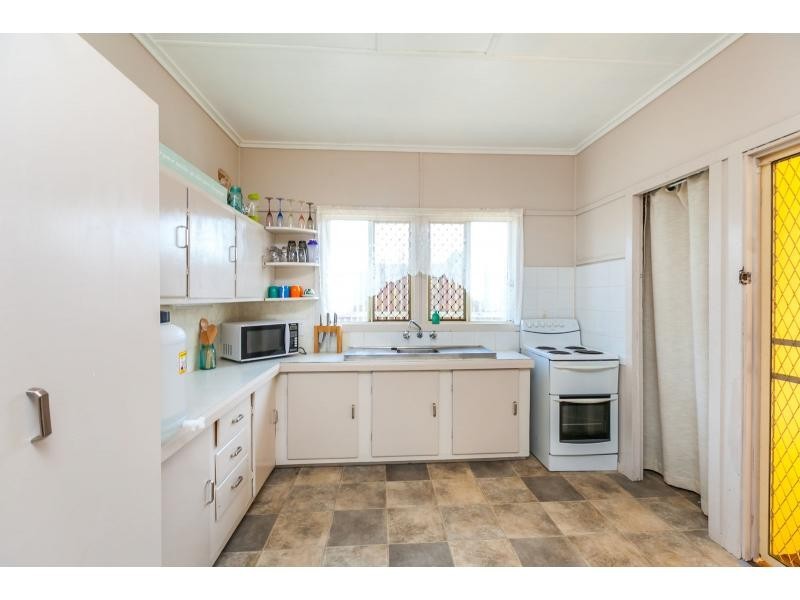 29 Hollingsworth Street, Kawana QLD 4701