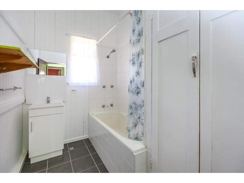 293 Pine Street, Berserker QLD 4701