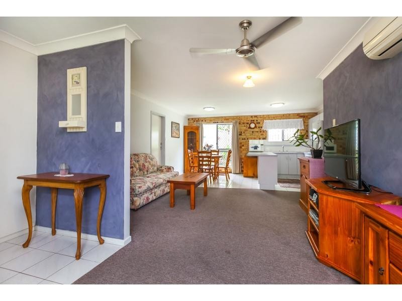 2/3 Catt Crescent, Kawana QLD 4701