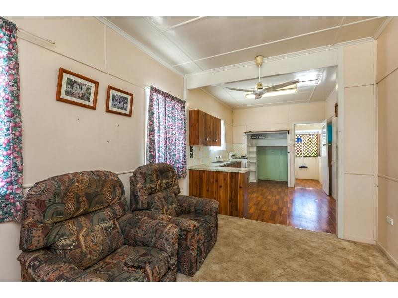 102 Haynes Street, Park Avenue QLD 4701