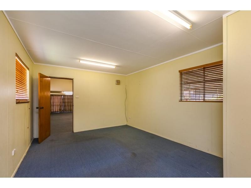 102 Haynes Street, Park Avenue QLD 4701