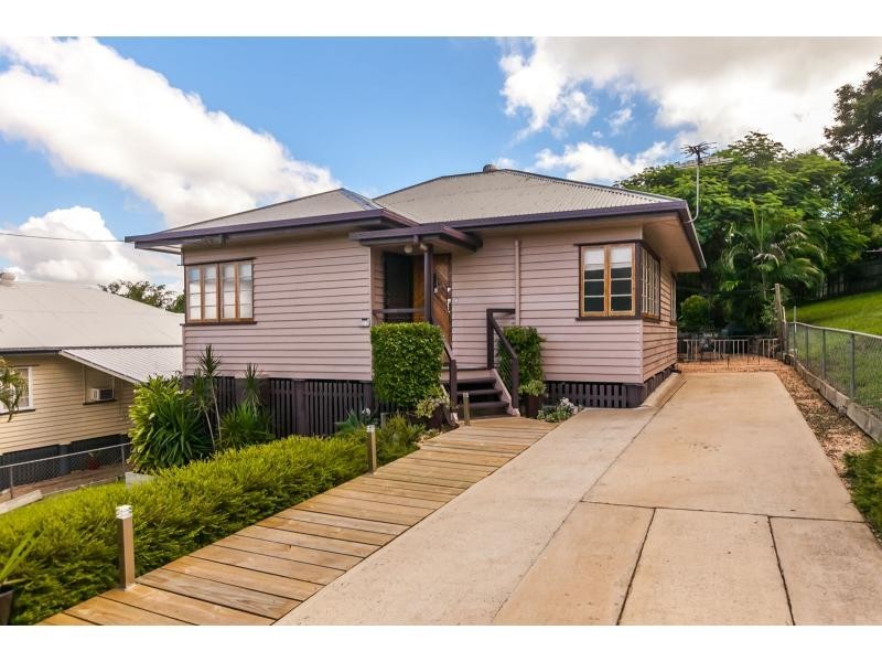 18 Bowen Terrace, The Range QLD 4700