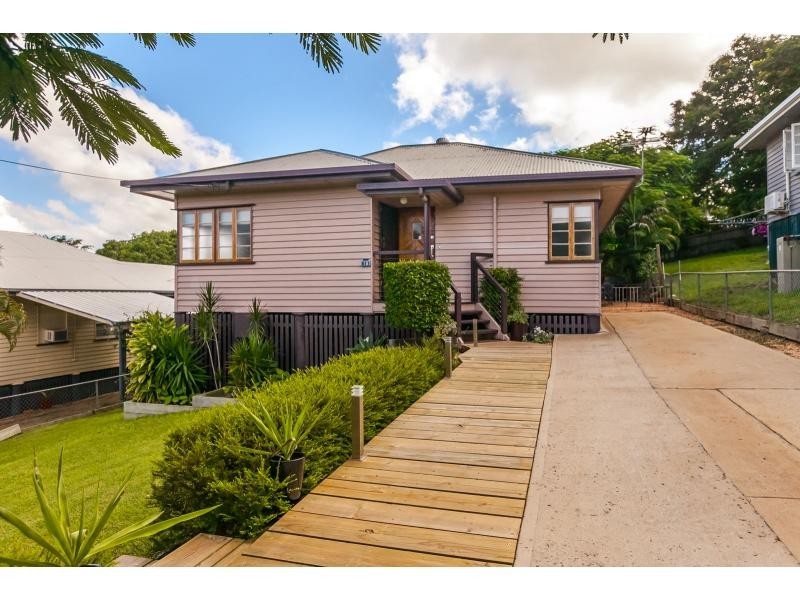18 Bowen Terrace, The Range QLD 4700
