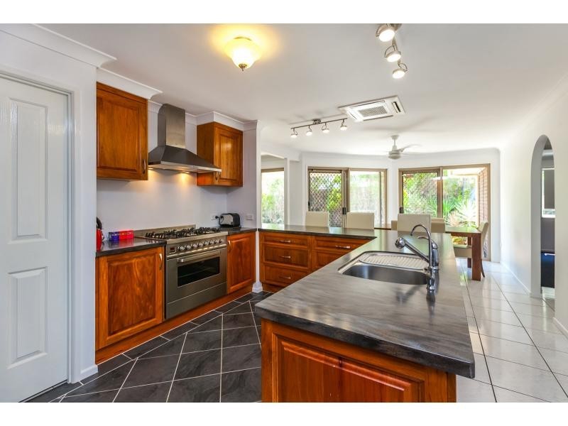 19 Price Drive, Glenlee QLD 4711