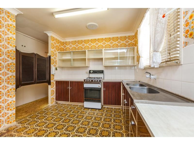 64 Menzies Street, Park Avenue QLD 4701