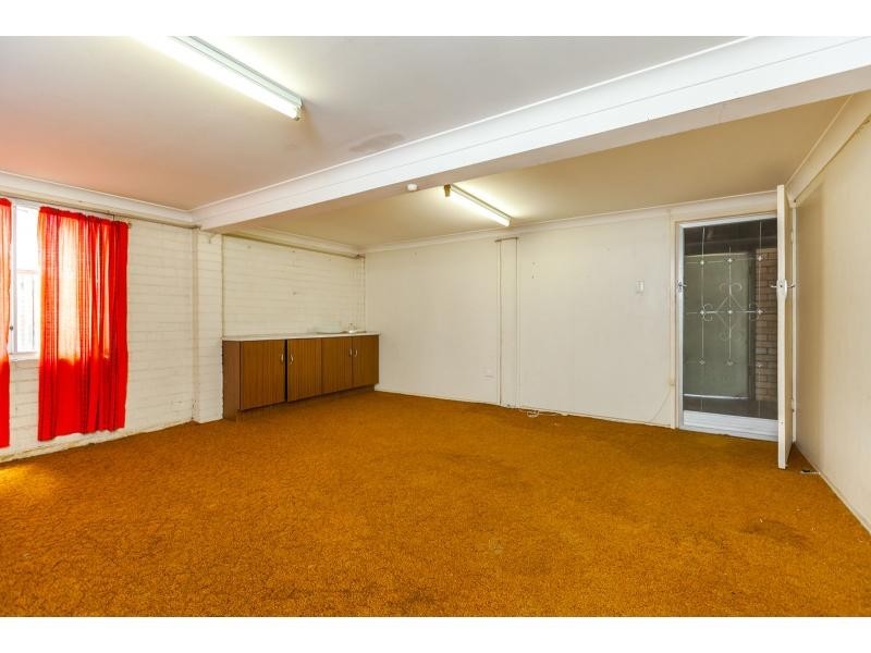 64 Menzies Street, Park Avenue QLD 4701