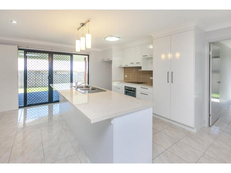 33 Koolamarra Drive, Gracemere QLD 4702