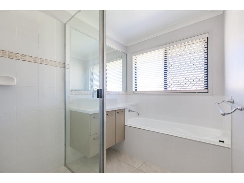 33 Koolamarra Drive, Gracemere QLD 4702