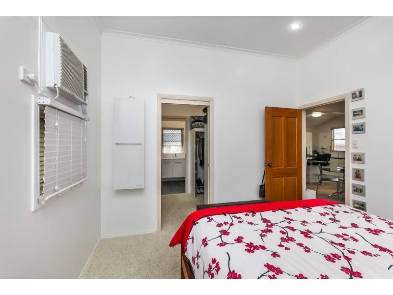 220 Denham Street, The Range QLD 4700