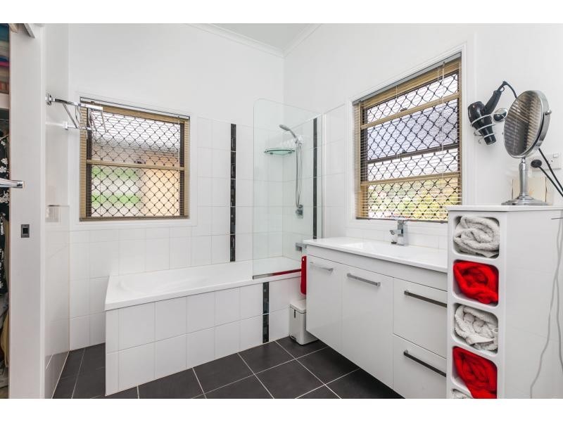 220 Denham Street, The Range QLD 4700