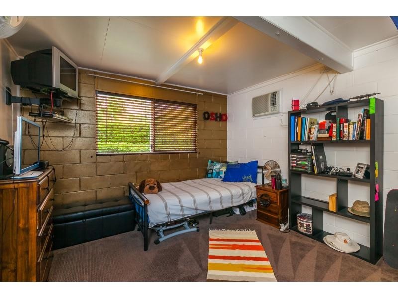 220 Denham Street, The Range QLD 4700