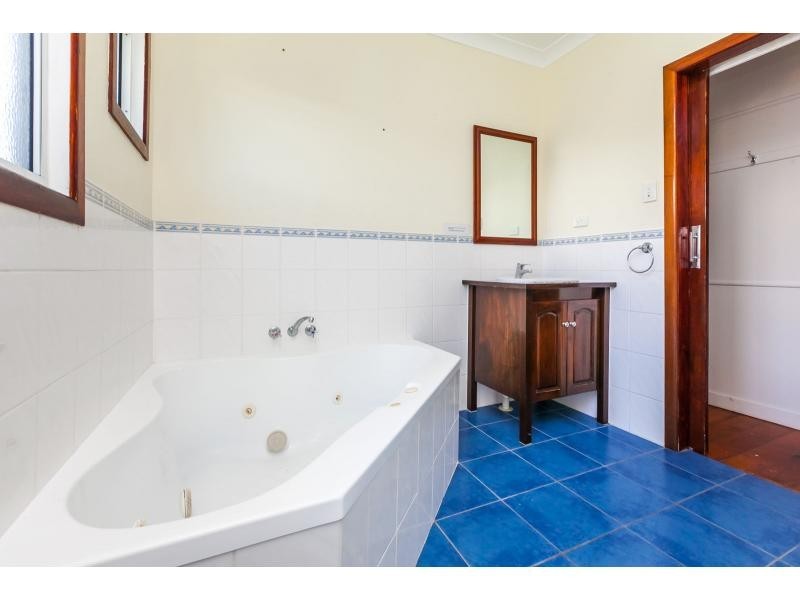 8 Barambah Street, Wandal QLD 4700