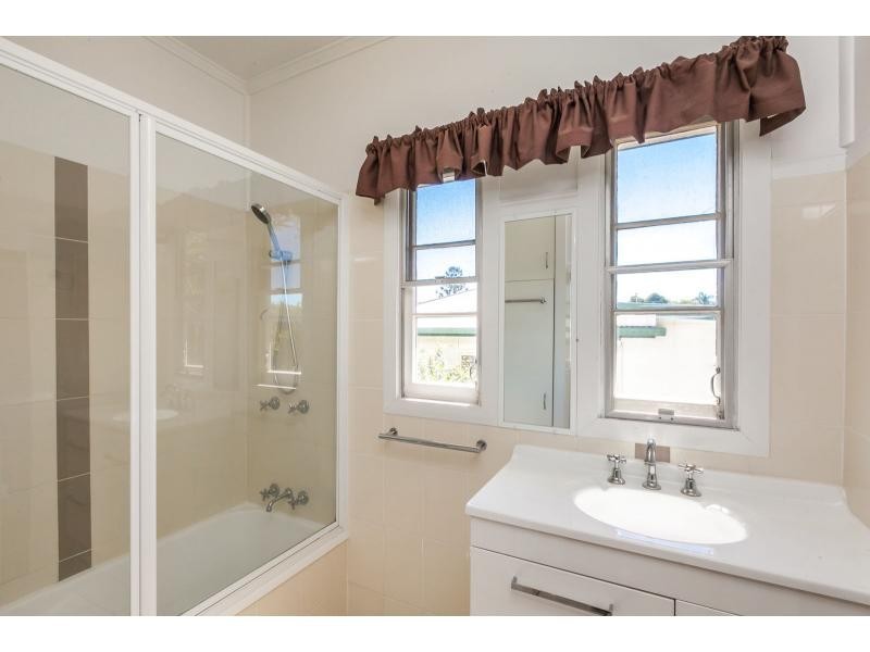 8B Knutsford Street, Wandal QLD 4700