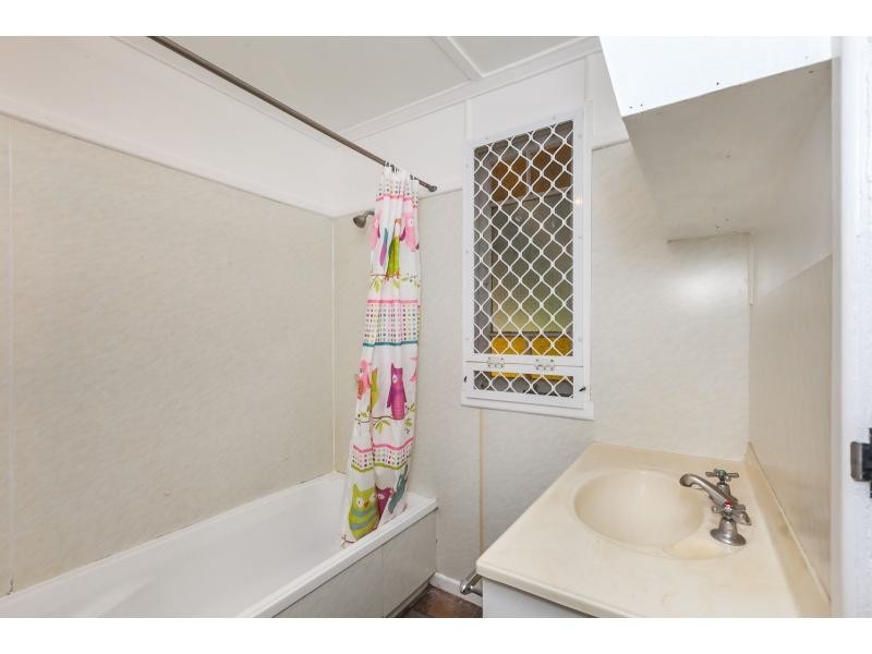221 Horton Street, Koongal QLD 4701