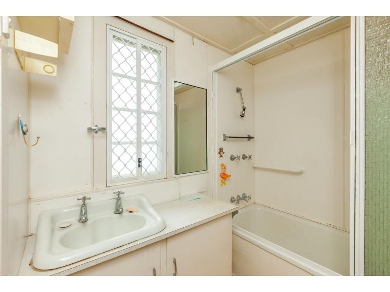 96 Sharples Street, Berserker QLD 4701