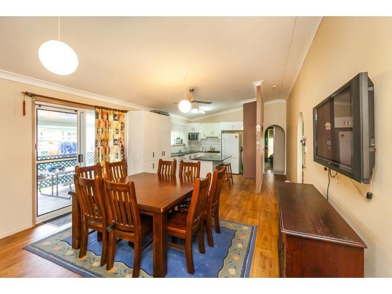 319 Saunders Street, Koongal QLD 4701