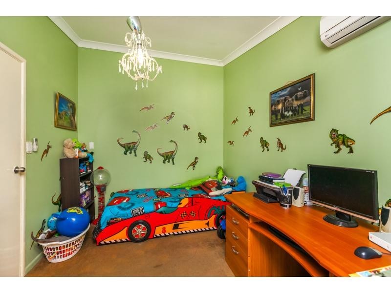 319 Saunders Street, Koongal QLD 4701