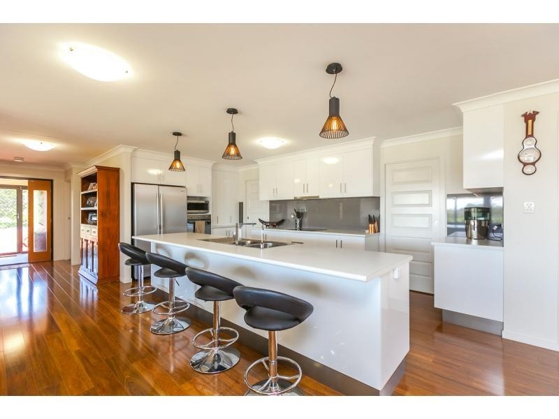 100 Perrott Drive, Rockyview QLD 4701