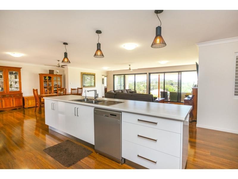 100 Perrott Drive, Rockyview QLD 4701