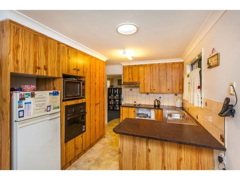 83 Nerimbera School Road, Nerimbera QLD 4701