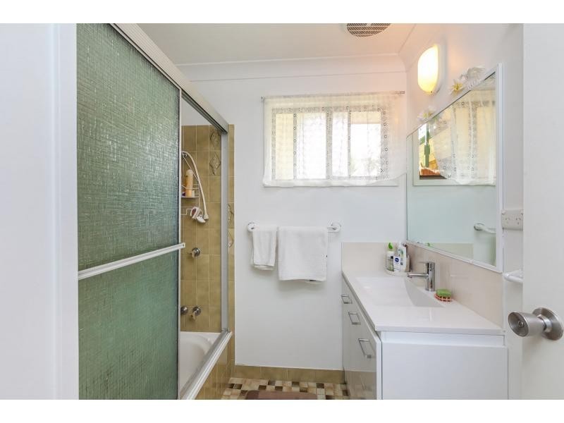 83 Nerimbera School Road, Nerimbera QLD 4701