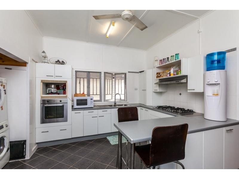 17 Brighton Street, Berserker QLD 4701