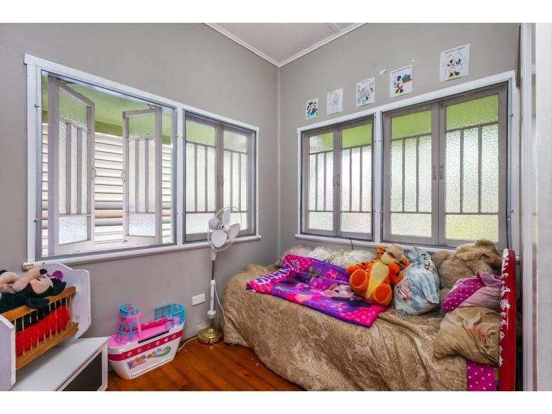 17 Brighton Street, Berserker QLD 4701