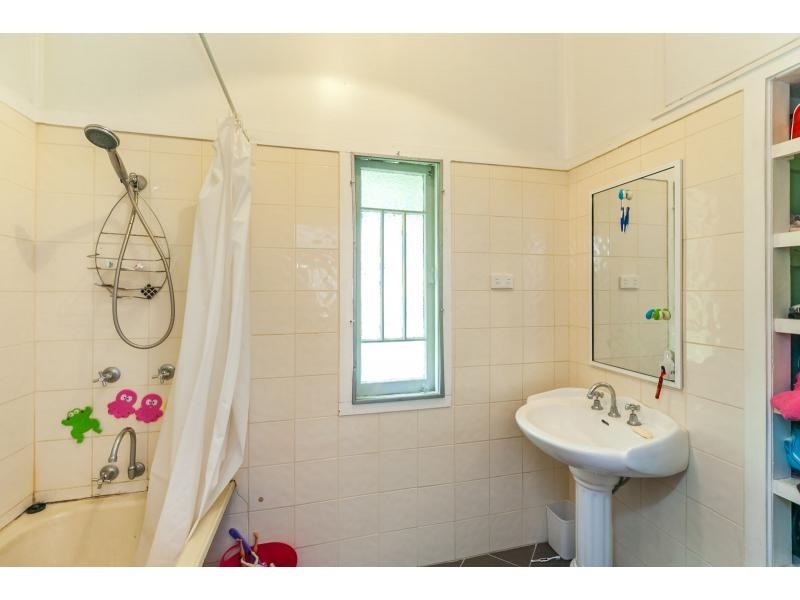 17 Brighton Street, Berserker QLD 4701