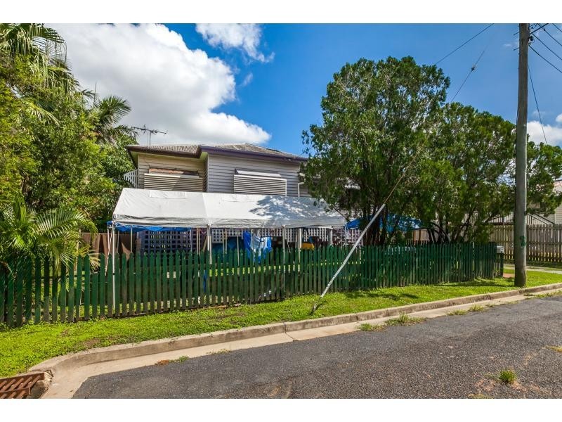 17 Brighton Street, Berserker QLD 4701