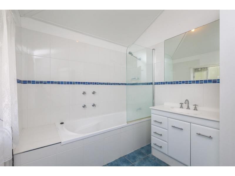 405 Stenhouse Avenue, Koongal QLD 4701
