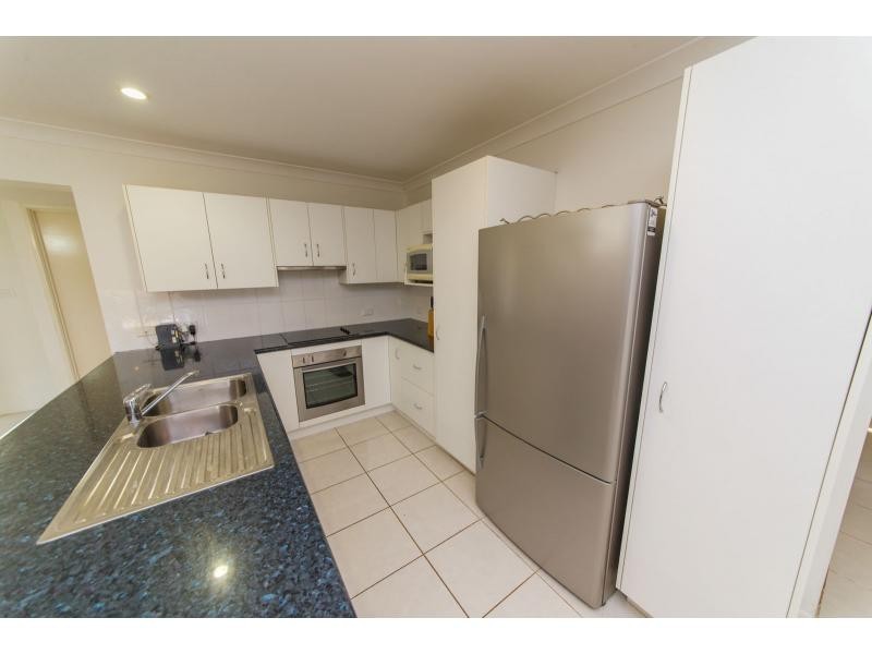 27 John Oxley Drive, Gracemere QLD 4702