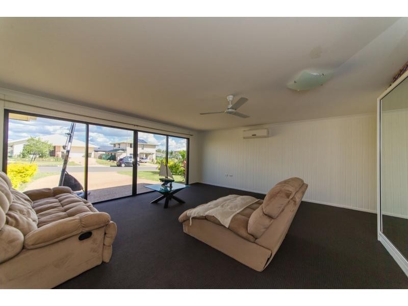 27 John Oxley Drive, Gracemere QLD 4702