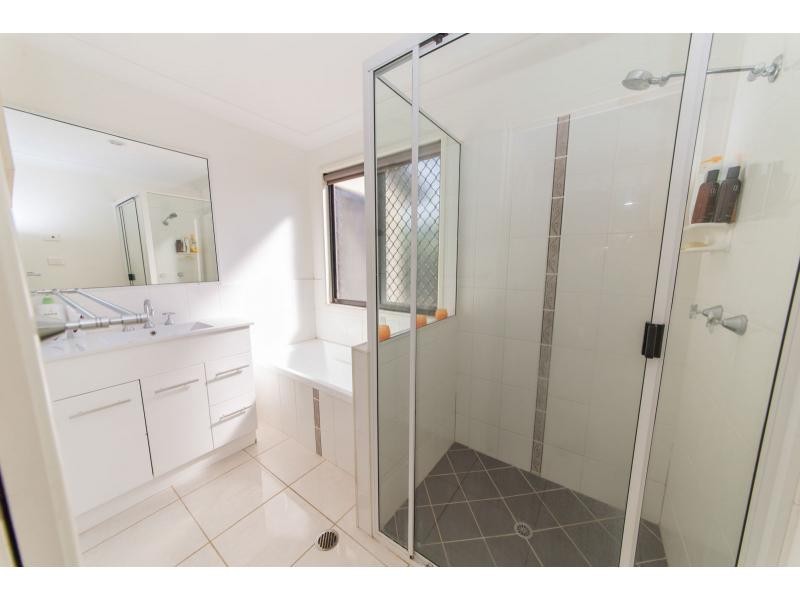 27 John Oxley Drive, Gracemere QLD 4702