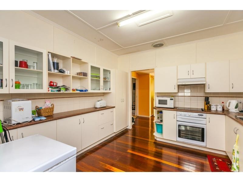98 Edward Street, Berserker QLD 4701