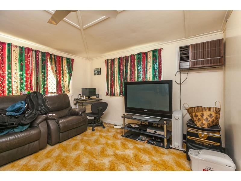 98 Edward Street, Berserker QLD 4701
