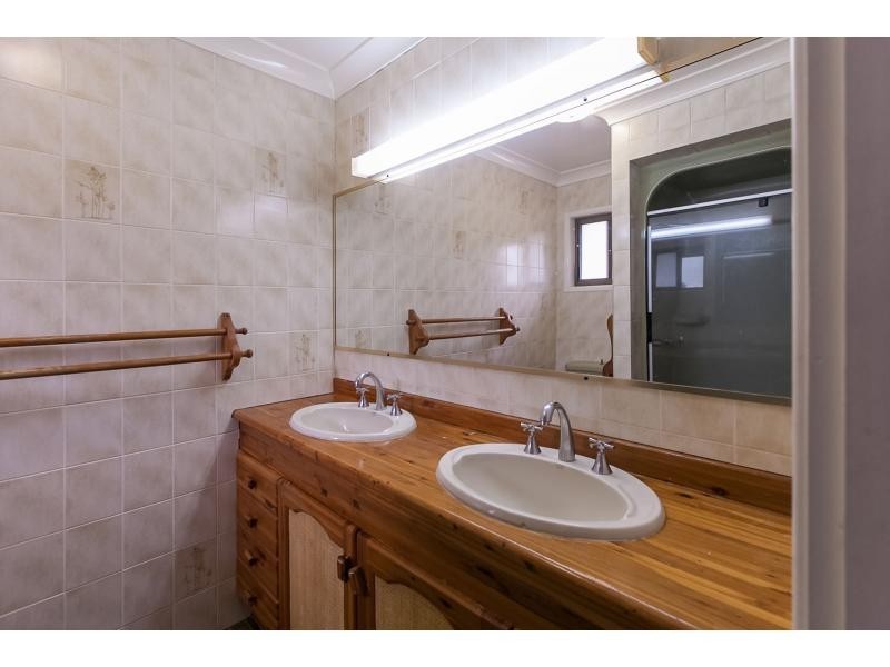 63002 Bruce Highway, Etna Creek QLD 4702