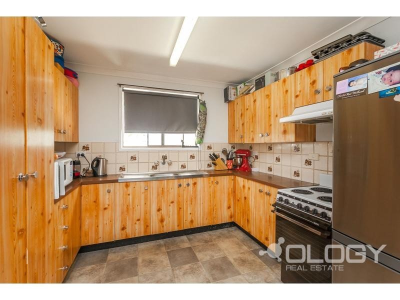 33 Elwing Street, Kawana QLD 4701