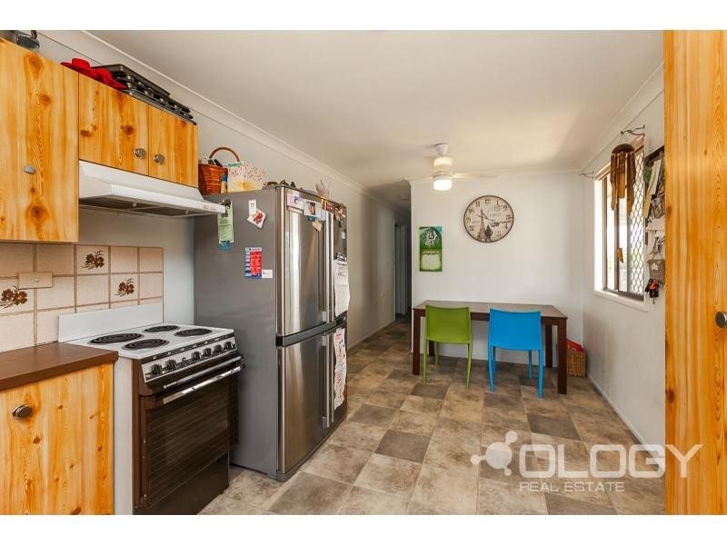33 Elwing Street, Kawana QLD 4701
