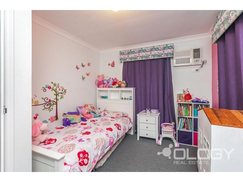 33 Elwing Street, Kawana QLD 4701