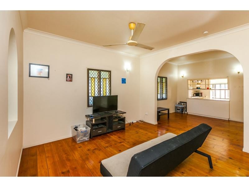71 West Street, The Range QLD 4700