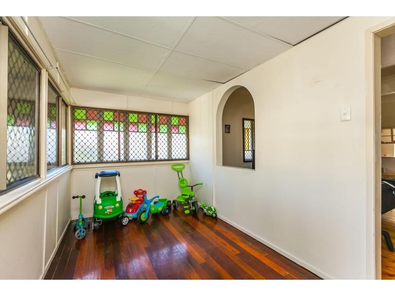 71 West Street, The Range QLD 4700
