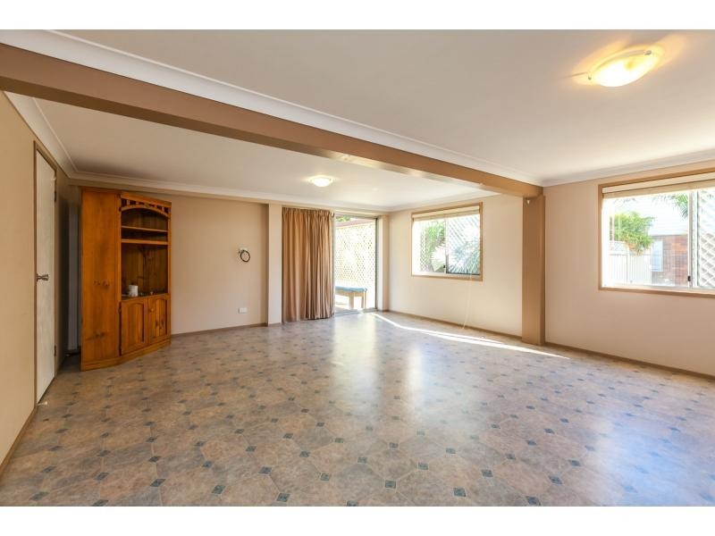 16 Cant Street, Kawana QLD 4701