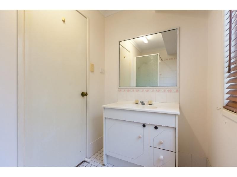 8/374 Limpus Street, Frenchville QLD 4701
