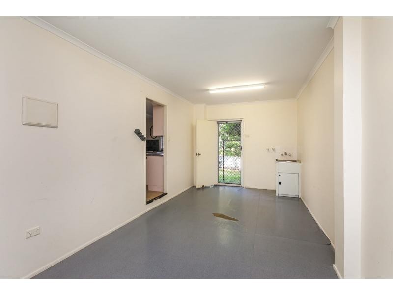 8/374 Limpus Street, Frenchville QLD 4701