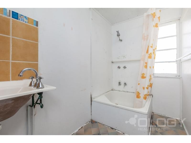 103 Leamington Street, Berserker QLD 4701