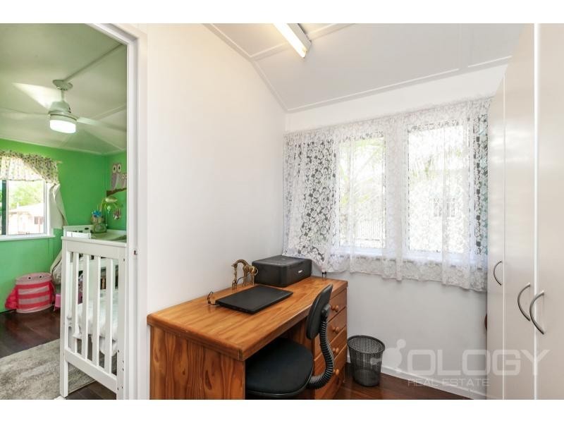 24 Thackeray Street, Park Avenue QLD 4701